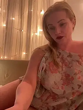 Snapshot of Lady__Maria chatting on 01.10.25 Lady Maria online show from 01.10.25