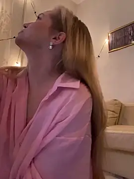 Snapshot of Lady__Maria chatting on 10.15.25 Lady Maria online show from 10.15.25