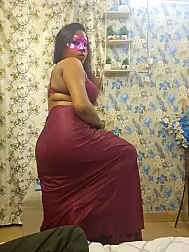 Snapshot of Queen_Anushka69 chatting on 01.22.25 Queen Anushka69 online show from 01.22.25