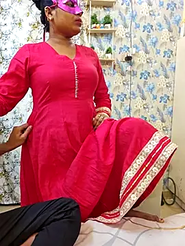 Snapshot of Queen_Anushka69 chatting on 02.13.25 Queen Anushka69 online show from 02.13.25