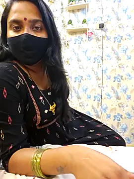 Snapshot of Queen_Anushka69 chatting on 02.16.25 Queen Anushka69 online show from 02.16.25