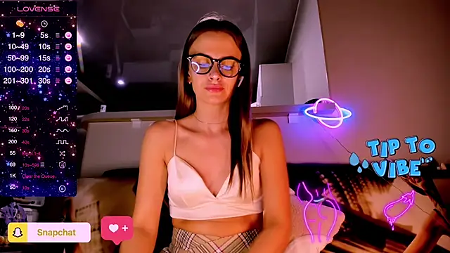 Snapshot of madina_taher chatting on 02.03.25 madina taher online show from 02.03.25