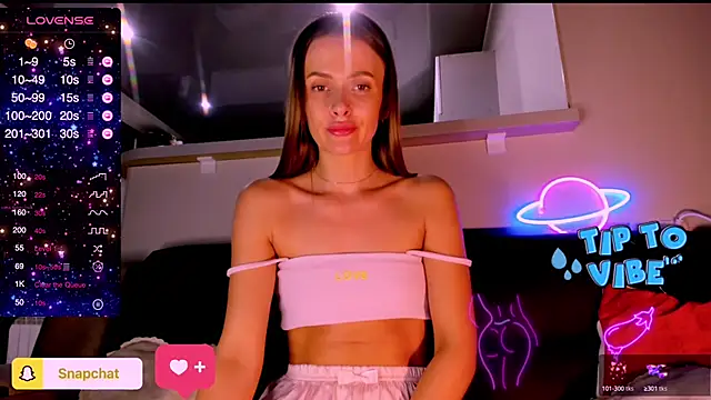 Snapshot of madina_taher chatting on 02.05.25 madina taher online show from 02.05.25