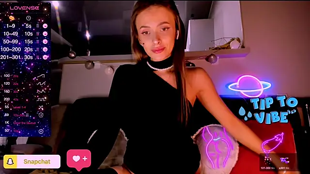 Snapshot of madina_taher chatting on 02.10.25 madina taher online show from 02.10.25