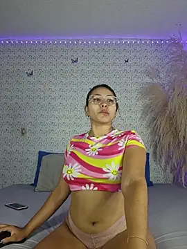 caylinhot7 online show from 10.27.25