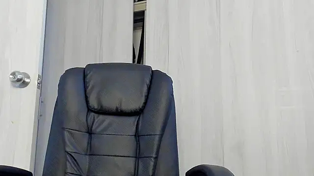 Snapshot of katrhin_66 chatting on 09.18.25 katrhin 66 online show from 09.18.25