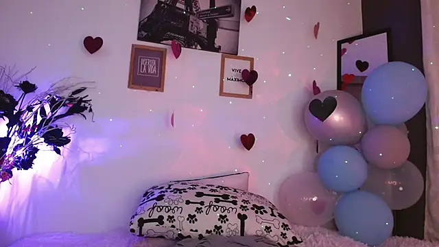 Snapshot of Gin_Zc chatting on 02.04.25 Gin Zc online show from 02.04.25