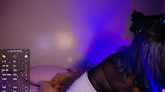 Cinamoonn online show from 12.29.24