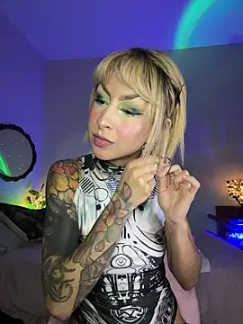 Cinamoonn online show from 11.26.25