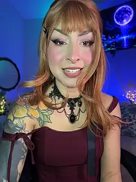 Snapshot of Cinamoonn chatting on 04.11.26 Cinamoonn online show from 04.11.26