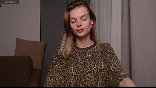 Snapshot of ly_lydia chatting on 02.01.25 ly lydia online show from 02.01.25