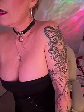 German Milf online show from 12.19.25