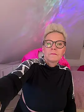 German Milf online show from 04.04.26