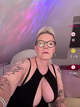 Snapshot of German_Milf chatting on 04.27.26 German Milf online show from 04.27.26