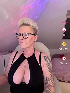 Snapshot of German_Milf chatting on 04.28.26 German Milf online show from 04.28.26