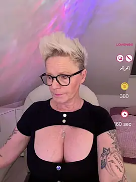 Snapshot of German_Milf chatting on 04.29.26 German Milf online show from 04.29.26