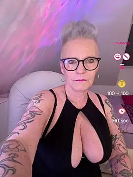 Snapshot of German_Milf chatting on 05.06.26 German Milf online show from 05.06.26