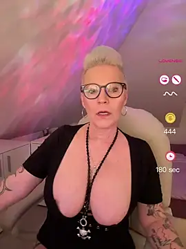 Snapshot of German_Milf chatting on 05.18.26 German Milf online show from 05.18.26