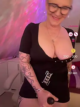 Snapshot of German_Milf chatting on 05.21.26 German Milf online show from 05.21.26