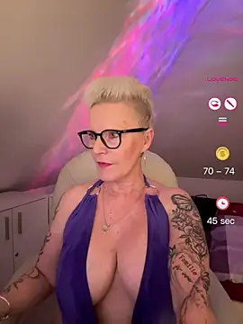 Snapshot of German_Milf chatting on 05.31.26 German Milf online show from 05.31.26