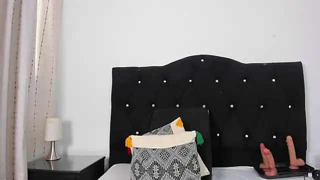 Keira Lennox online show from 11.23.25