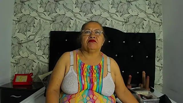 Keira Lennox online show from 12.05.25