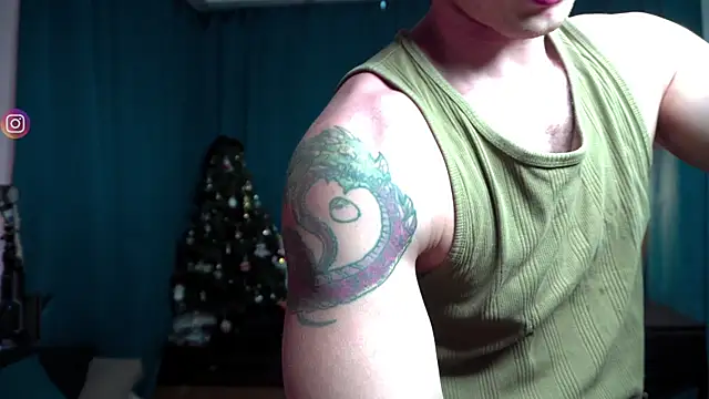 Snapshot of VIktorSecret chatting on 02.11.25 VIktorSecret online show from 02.11.25