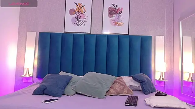 MiaMidnnightt online show from 10.24.25