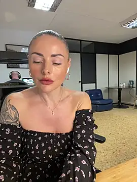 EmaSalis online show from 02.11.25