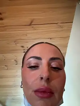 EmaSalis online show from 03.26.26