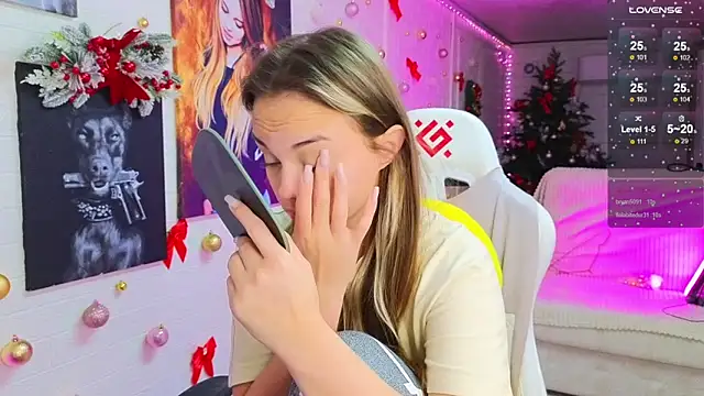 Misss Vikk online show from 12.20.25