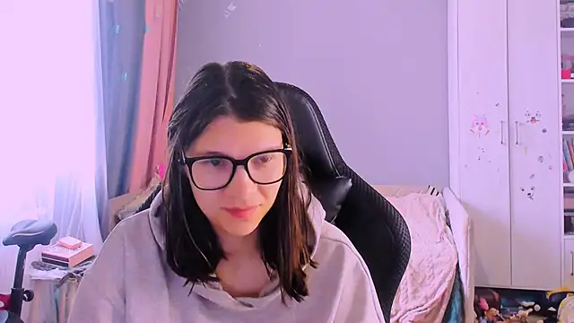 Snapshot of MollyLollipop chatting on 05.26.26 MollyLollipop online show from 05.26.26
