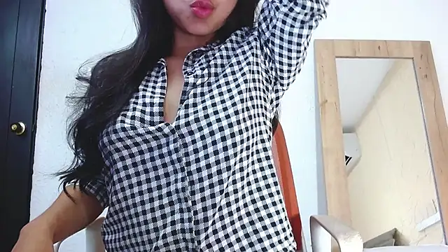 Snapshot of Sweet_baby_hellen chatting on 01.22.25 Sweet baby hellen online show from 01.22.25