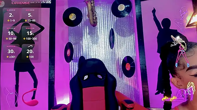 nickyminach  online show from 10.30.25