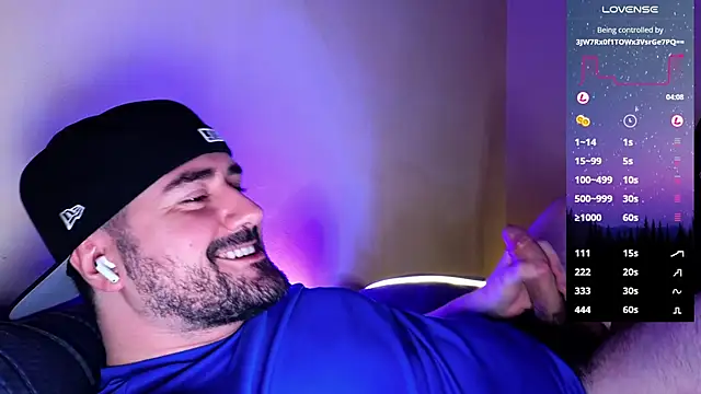 Snapshot of DominantTheo chatting on 12.27.24 DominantTheo online show from 12.27.24