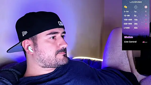 Snapshot of DominantTheo chatting on 01.29.25 DominantTheo online show from 01.29.25