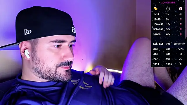 Snapshot of DominantTheo chatting on 03.11.25 DominantTheo online show from 03.11.25