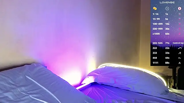 Snapshot of DominantTheo chatting on 11.15.25 DominantTheo online show from 11.15.25