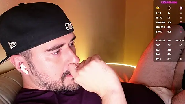 Snapshot of DominantTheo chatting on 11.17.25 DominantTheo online show from 11.17.25