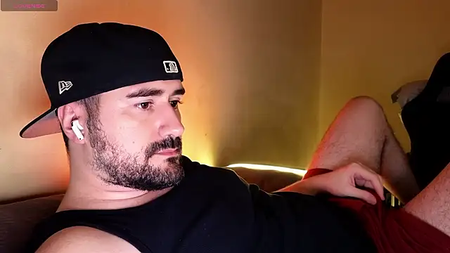 Snapshot of DominantTheo chatting on 02.18.26 DominantTheo online show from 02.18.26