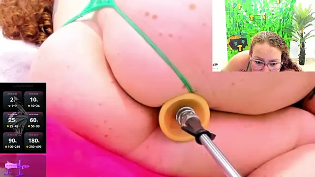 Paulina Davis  online show from 03.18.25