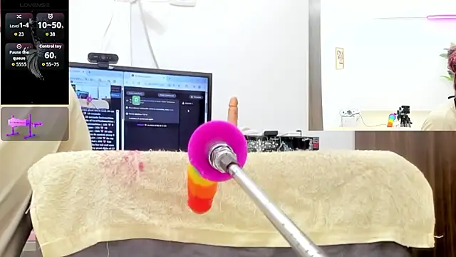 Paulina Davis  online show from 01.15.26