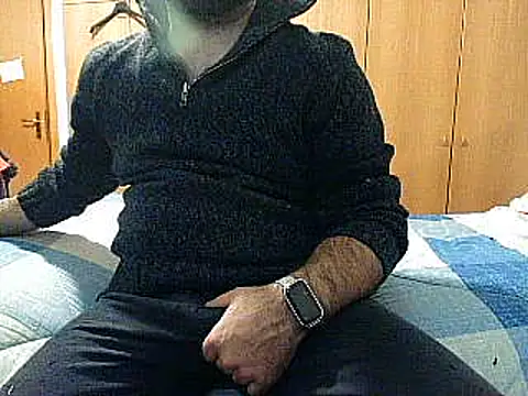 Snapshot of Attila985 chatting on 01.06.25 Attila985 online show from 01.06.25