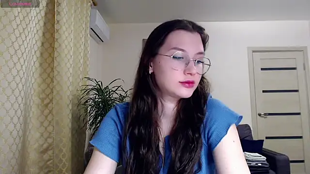 Snapshot of Kristal898 chatting on 01.03.25 Kristal898 online show from 01.03.25