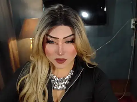 Snapshot of BlackAlison chatting on 04.14.26 BlackAlison online show from 04.14.26