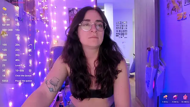 linda giggle online show from 10.28.25