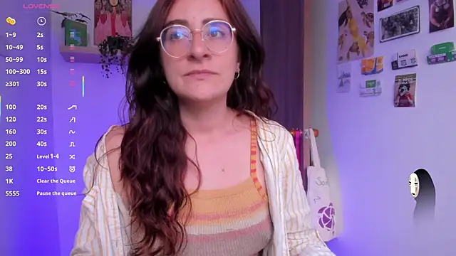 Snapshot of linda_giggle chatting on 06.19.26 linda giggle online show from 06.19.26