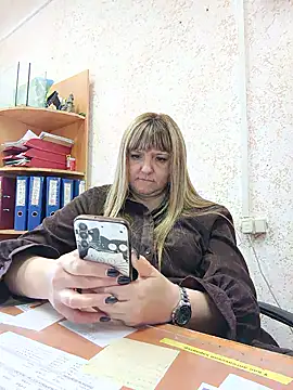 Snapshot of Office_Albertina chatting on 05.19.26 Office Albertina online show from 05.19.26