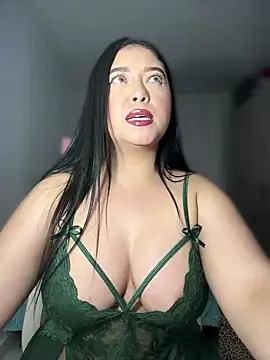 Snapshot of cami_ortiz__ chatting on 12.12.24 cami ortiz online show from 12.12.24