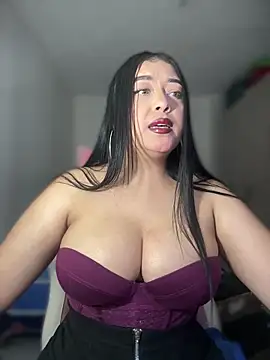 Snapshot of cami_ortiz__ chatting on 01.25.25 cami ortiz online show from 01.25.25